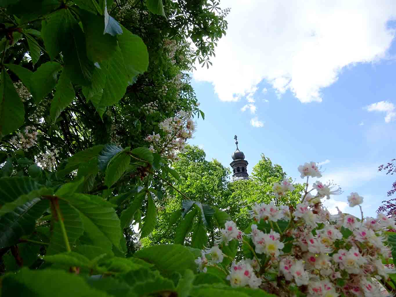 Der Turm der Kapelle des Bad Mühlackerner Curhauses.