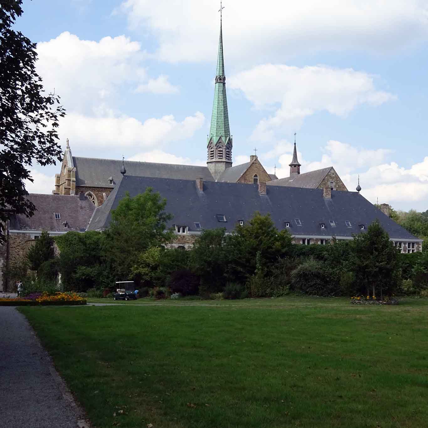 Die Abtei Val de Dieu von Süden her gesehen