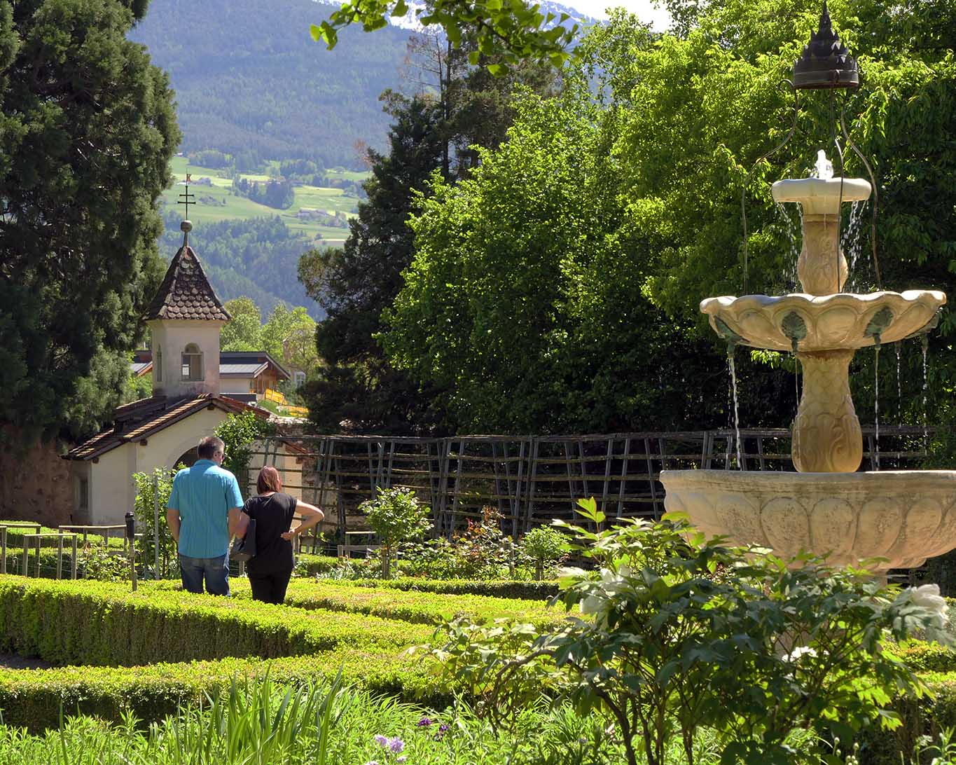 Kraftvolle Ruhe und Gediegenheit strahlt der Barockgarten aus.