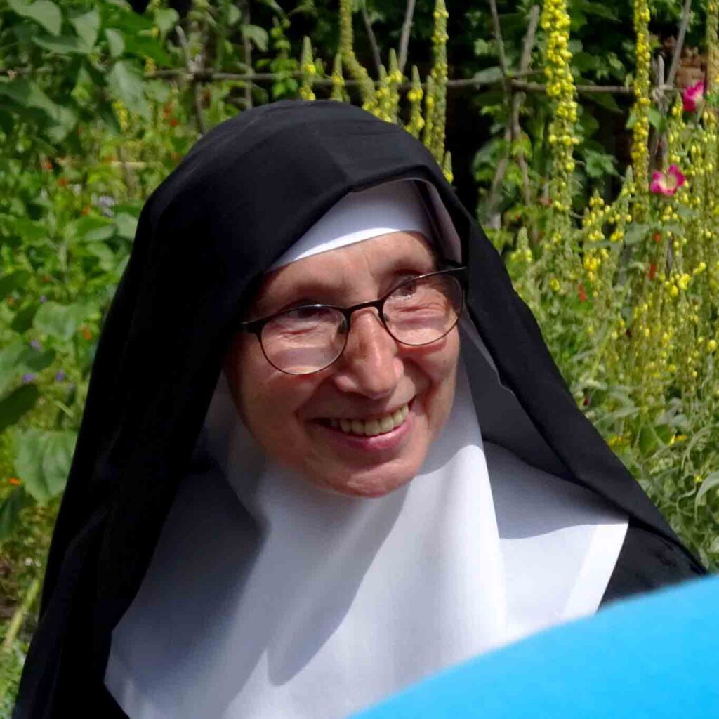 Schwester Christa trug in alten Zeiten noch den Schleier der Benediktinerinnen.