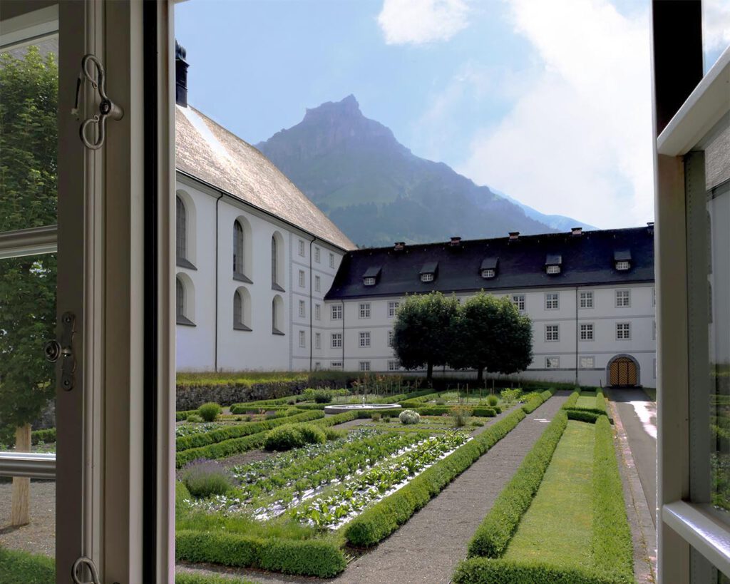 fensterblick innenhof var