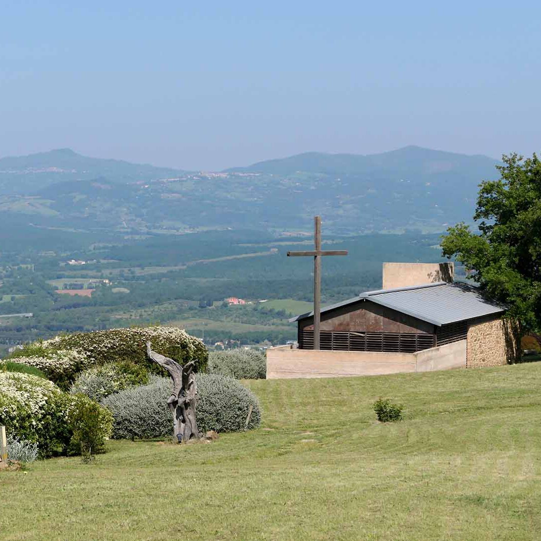 Monastero di Siloe, Klostergarten: Maremma und La cappella della SS.ma Trinità