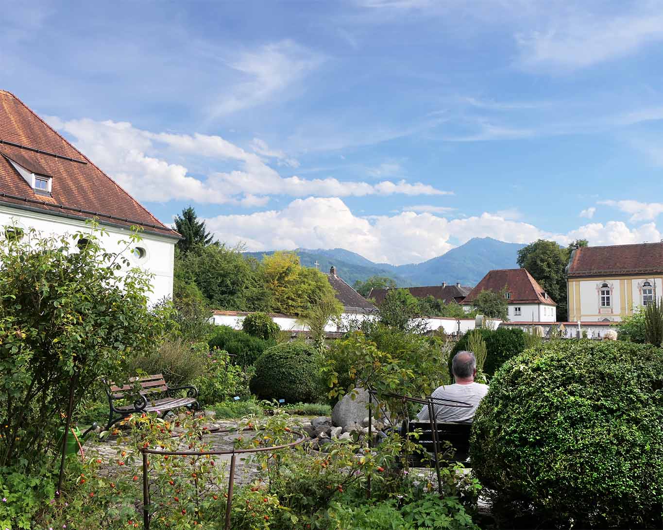 benediktbeuern meditationsgarten Ein Platz der Ruhe, der Erholung, der Inspiration und für Entdecker ist der alte Klostergarten in Benediktbeuern.