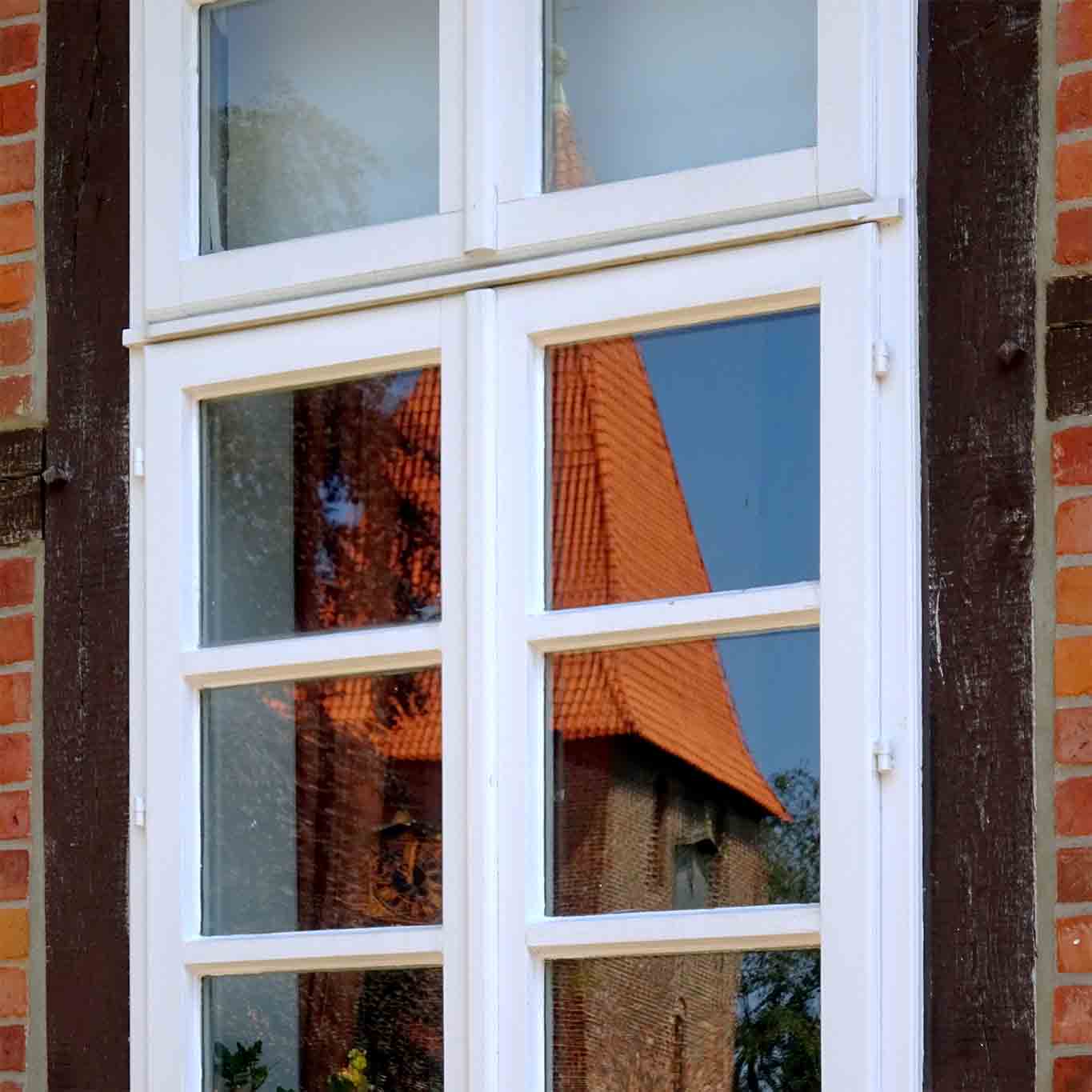 kloster ebstorf glockenturm in fenster