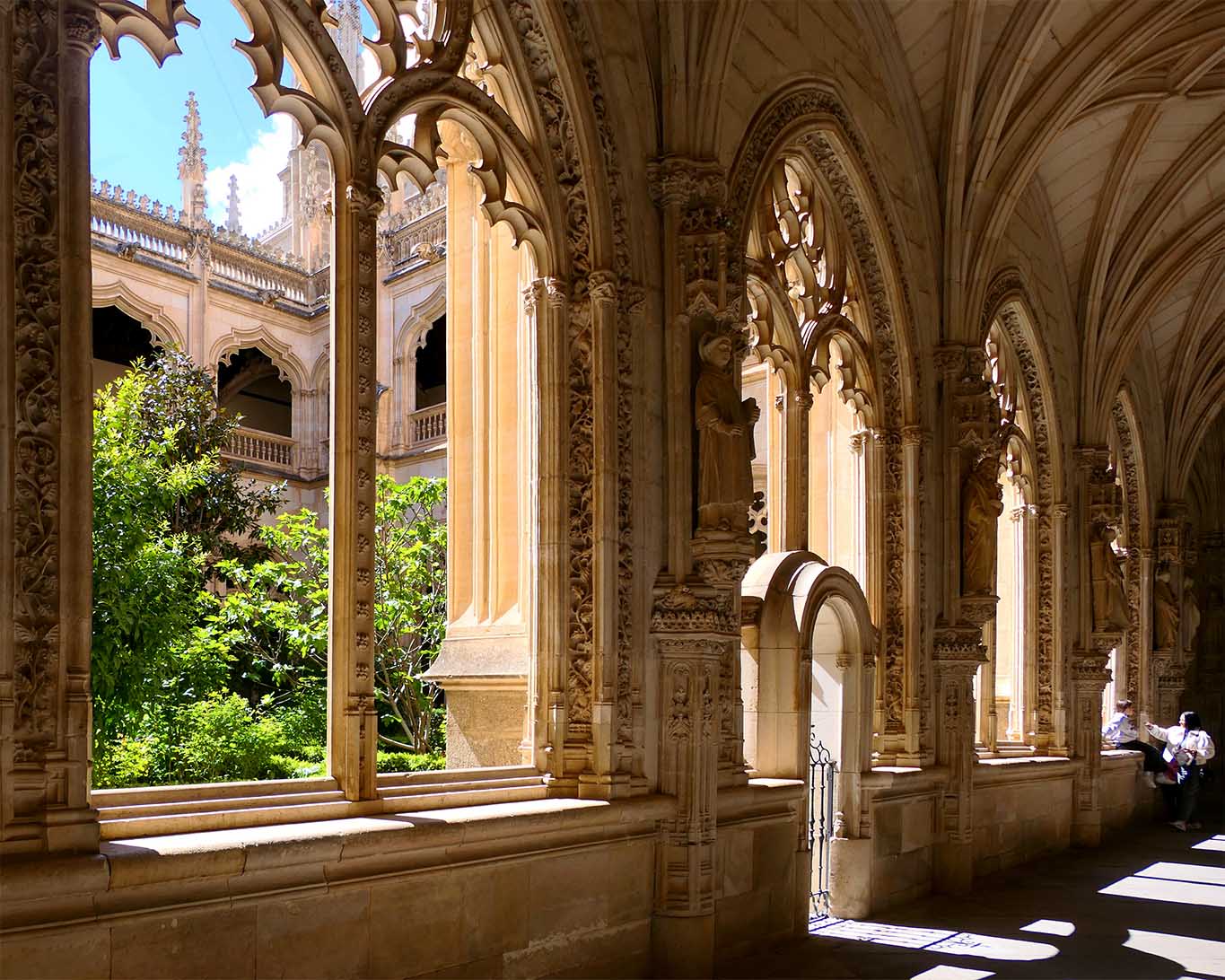monasterio san juan de los reyes kreuzgang