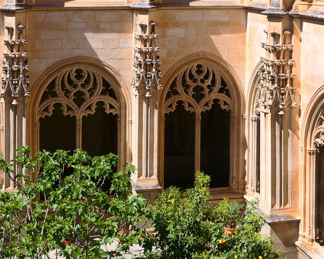 monasterio san juan de los reyes down by the garden