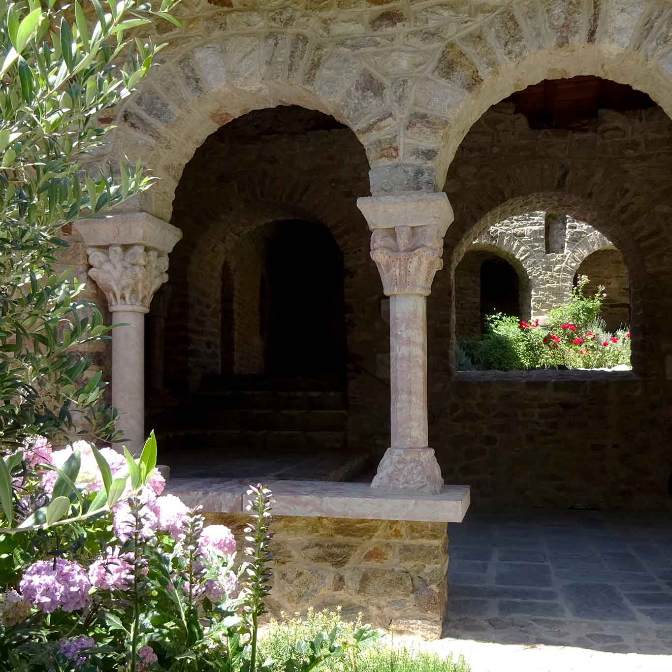 outside in abbaye saint martin canigou