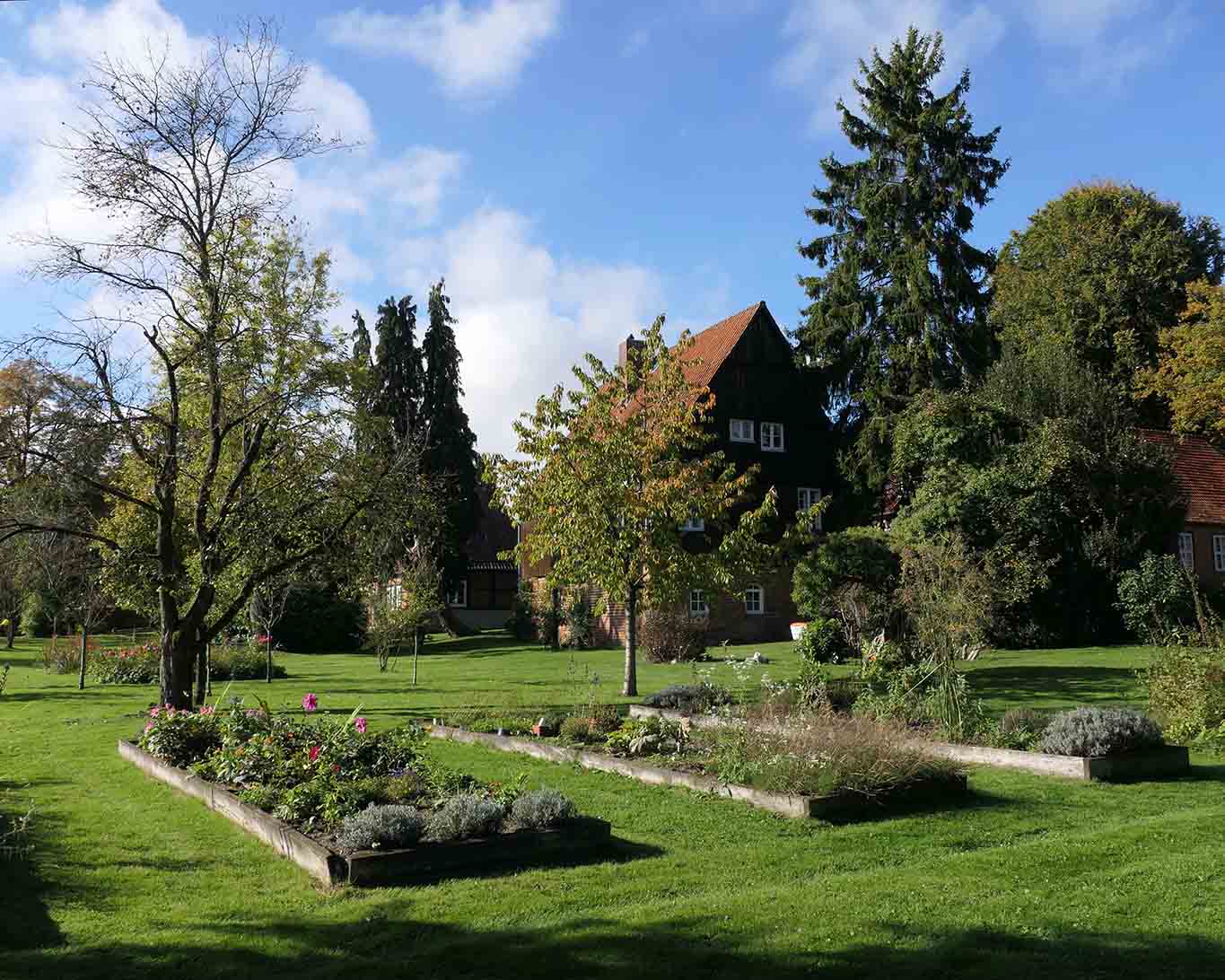 Die Beete im Klostergarten bezeugen Köchinnen mit Feingeschmack unter den Konventualinnen.