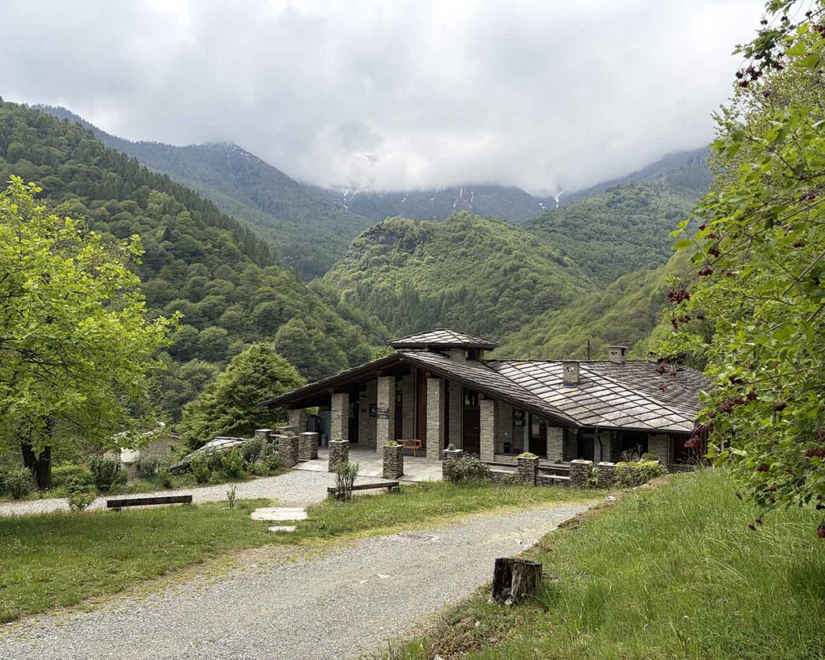 Monastero Dominus Tecum liegt am Fusse der Cottischen Alpen im westlichen Piemont.