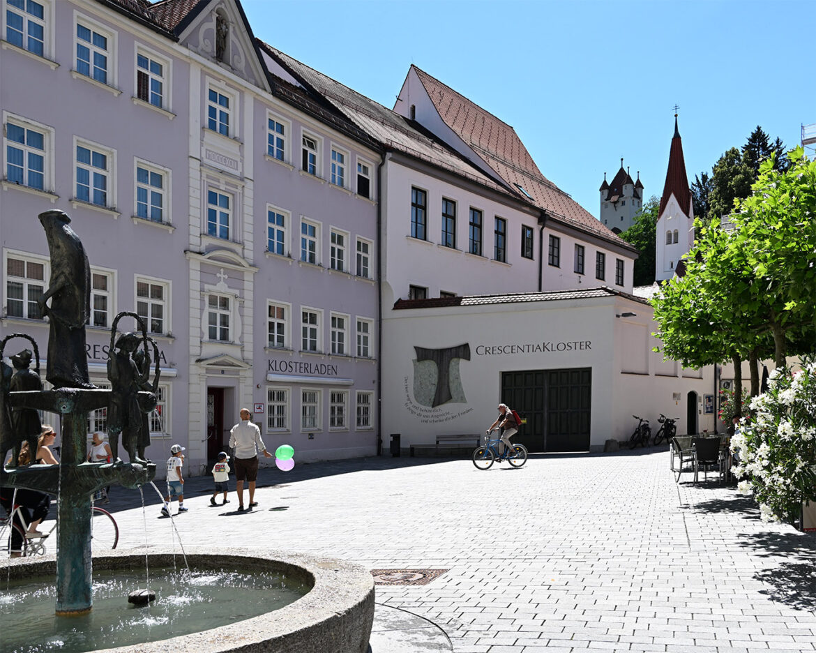 Das Crescsentiakloster ist ein typisches Innenstadtkloster mit einem Berggarten für die Bürger der Stadt und ihre Besucher.