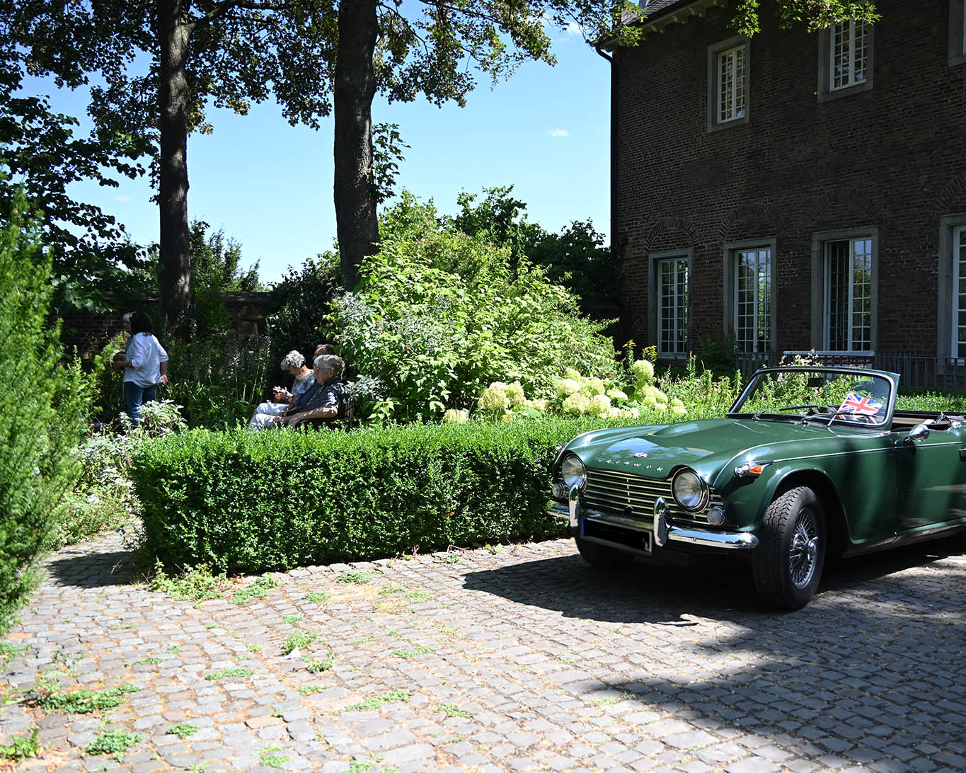Ein wenig Nostalgie schwingt schon mit beim Besuch des Kräutergartens von Kloster Kamp-Lintfort.