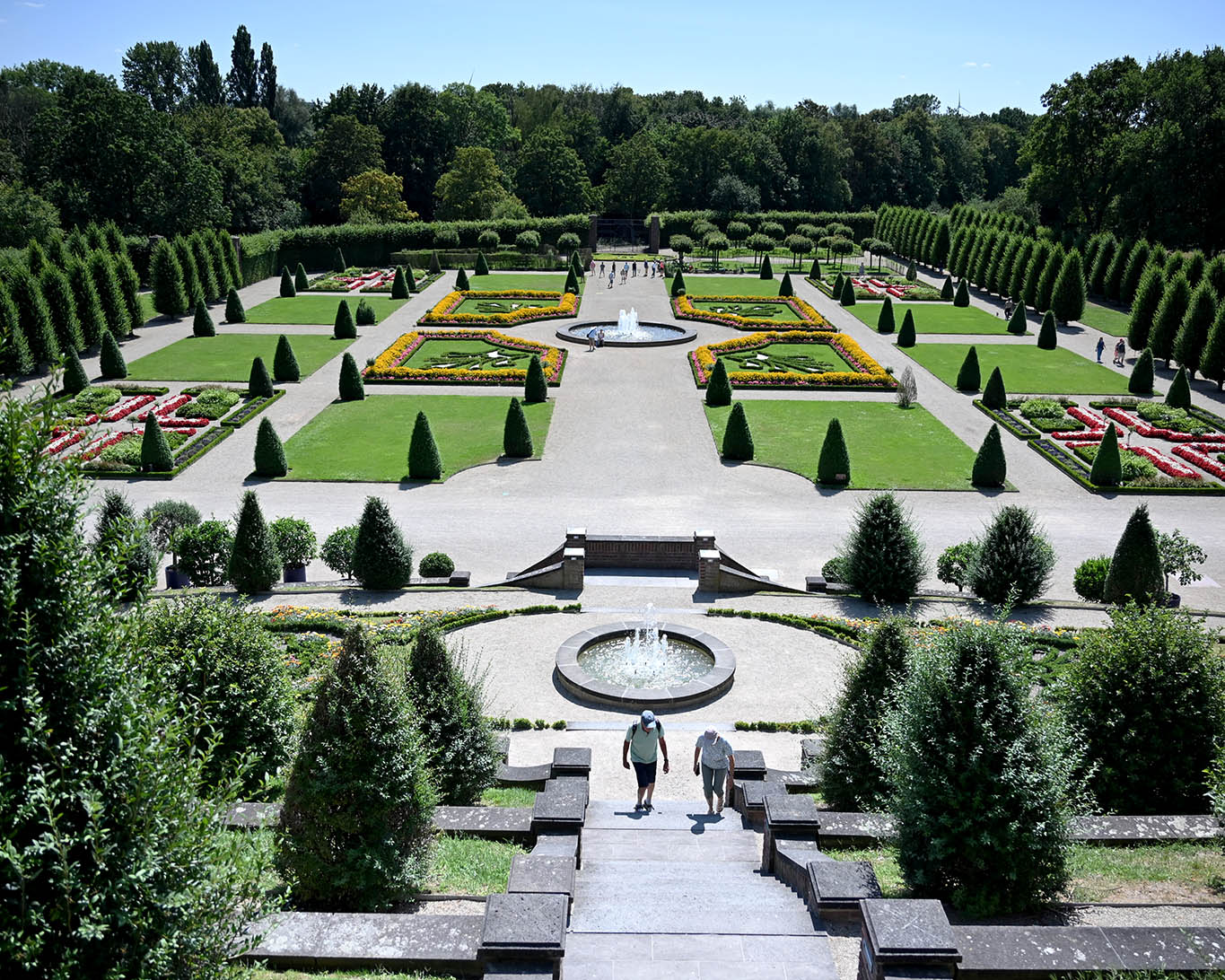 Blick auf den Barockgarten am Fusse der Terrassen von Kloster Kamp-Lintfort.