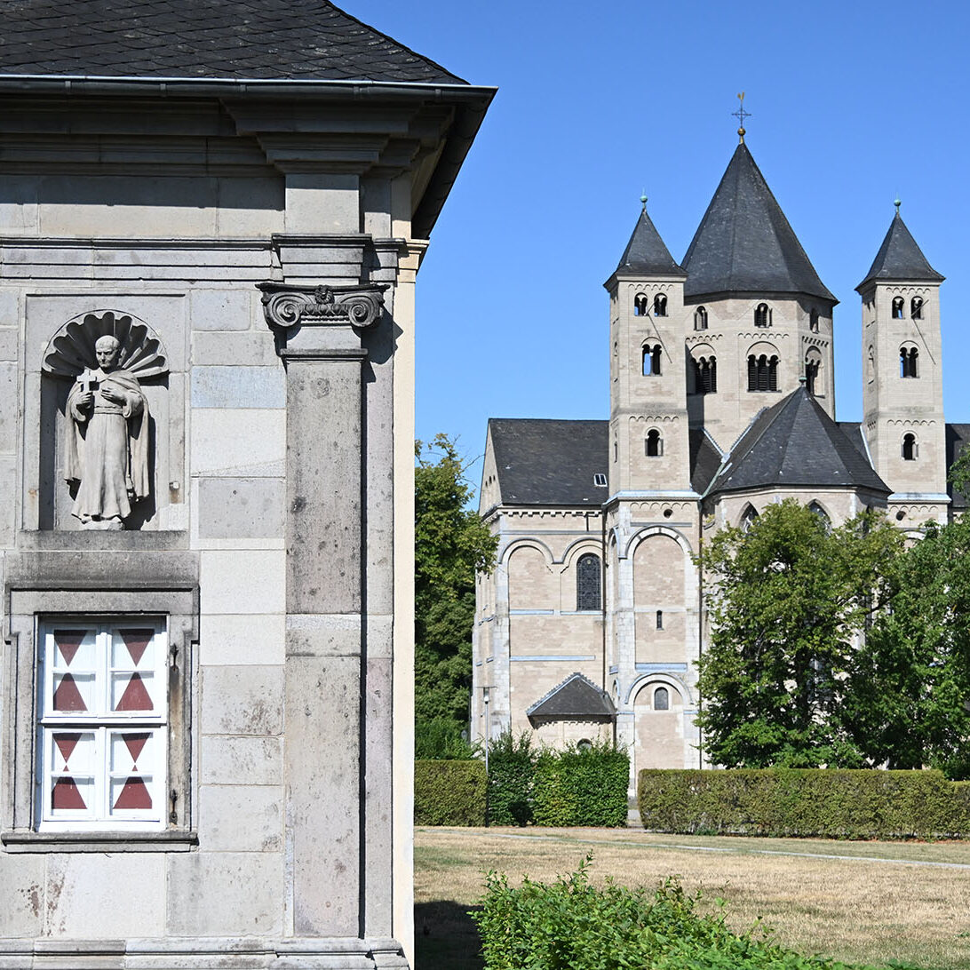 Das Kloster Knechtsteden ist eine ehemalige Prämonstratenser-Abtei die jetzt vom Spiritianer-Orden geführt wird.